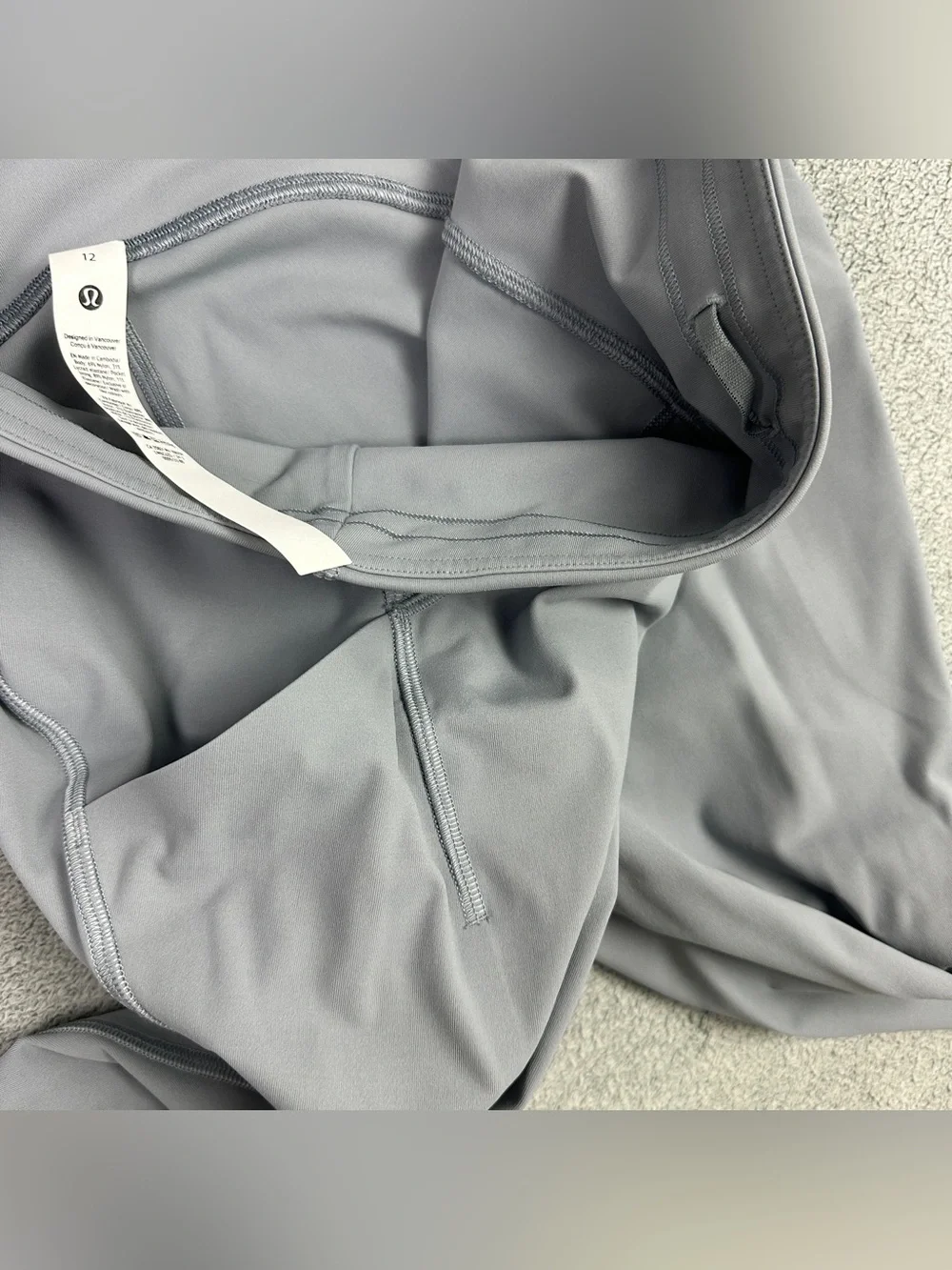Lululemon Fast and Free High-Rise Crop 23” Tight Womens 12 Gray Nulux Reflective